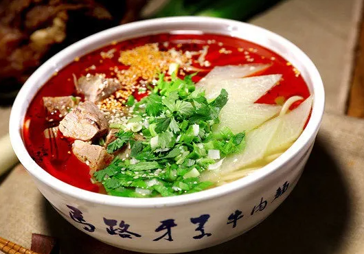 马路牙子牛肉面
