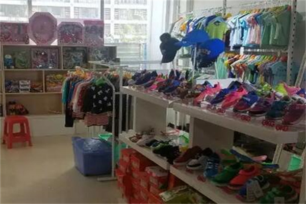 跳跳鱼童装产品 门店图片