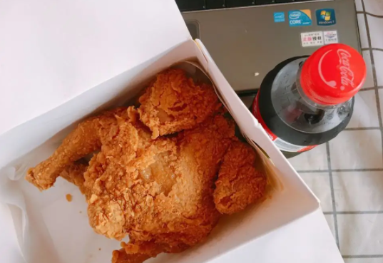 叫了个炸鸡