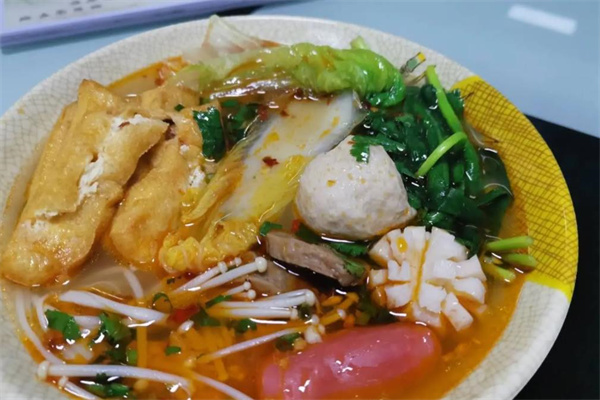 烫趟鲜麻辣烫