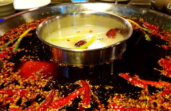重庆集市老火锅