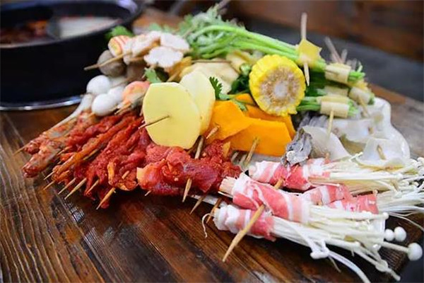 六婆串串香火锅