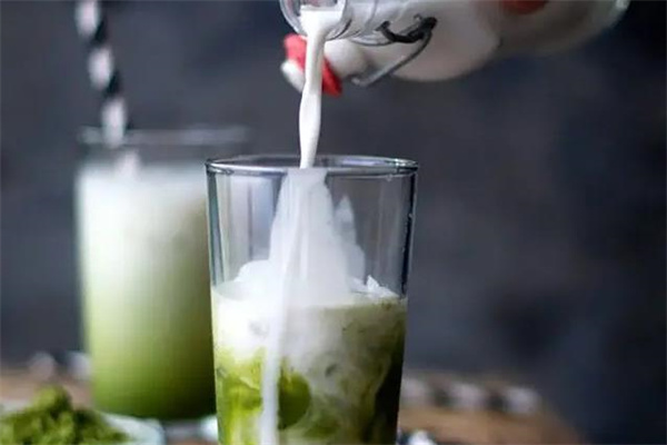 雅滋曼修身奶茶