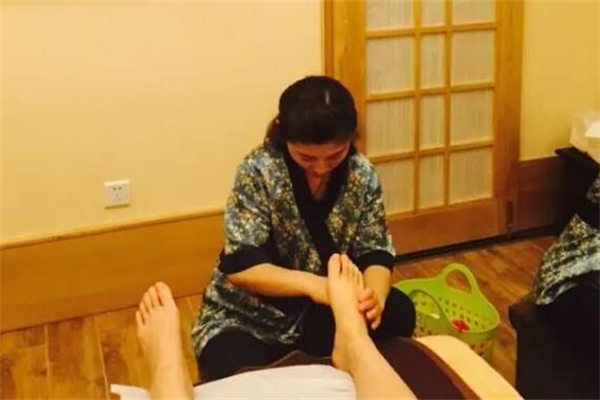 六本木足裹