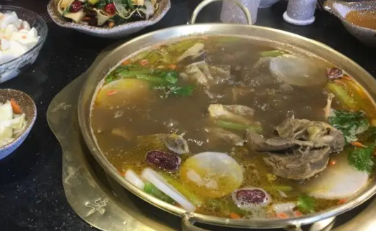 顶顶牛排火锅费多少钱？如何