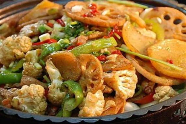 铁锅门麻辣香锅产品 门店图片