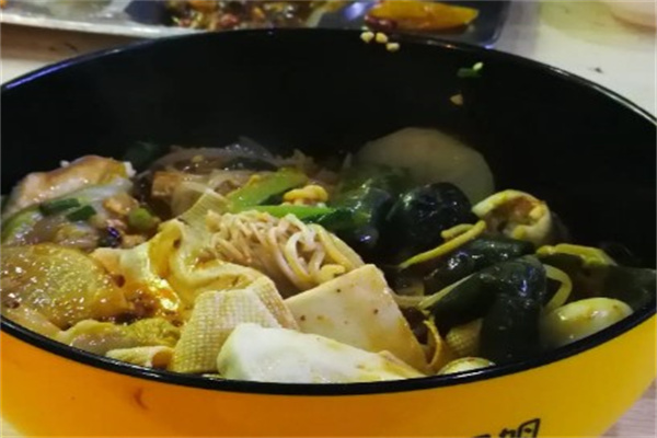 小谷姐姐麻辣烫