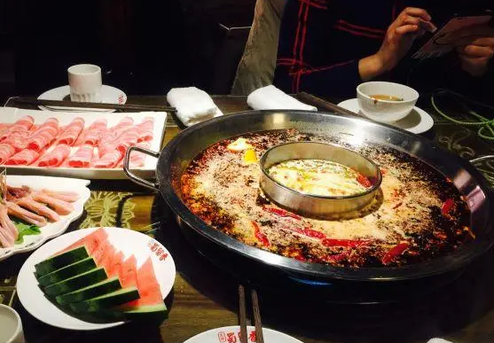 蜀留香火锅店费得要多少钱？条件是什么