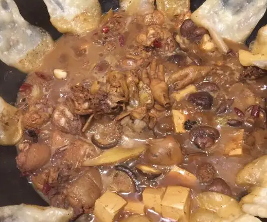 一家灶火台农家地锅鸡要多少钱