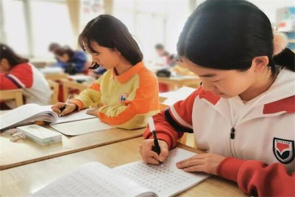 张法格神笔易练字