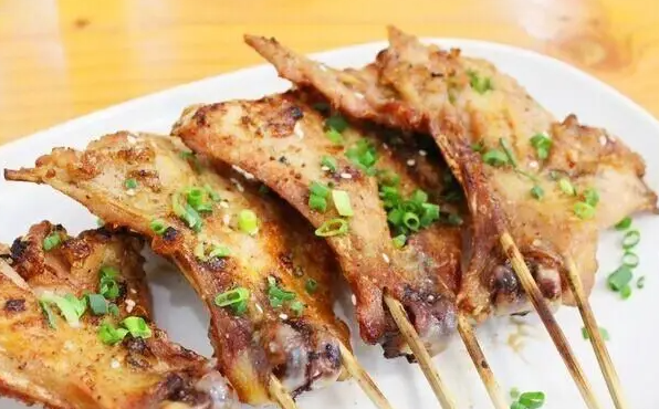 广州烧烤店排行榜有哪些品牌？疯狂烤拉精选新鲜食材