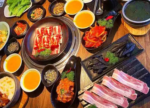 清真韩式烤肉品牌有哪些？街头烤肉特色经典的美食