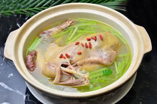 老鸭汤费用是多少？天方老鸭汤汤底浓郁