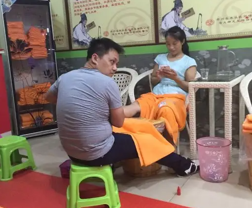 老苗医养生堂泡脚超市怎么经营？怎么
