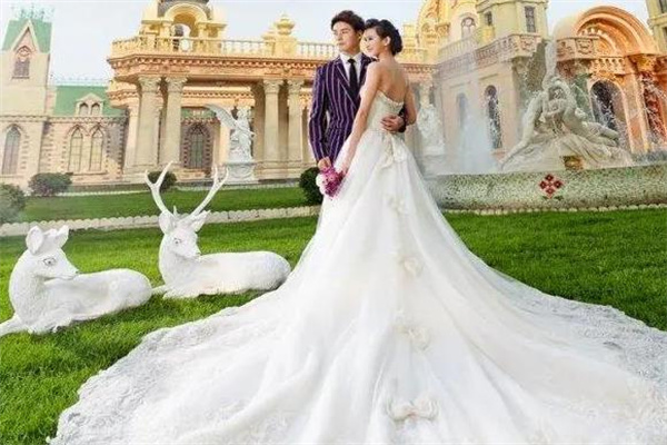 水晶之恋婚纱摄影