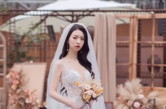 黛西新娘婚纱多少钱？有什么优势