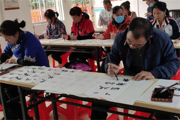 书法速成培训店费多少？费低