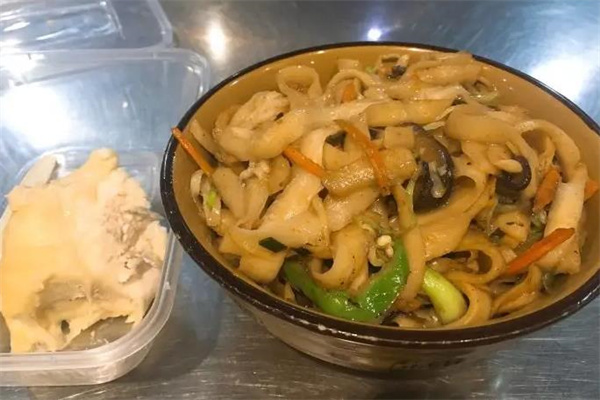 永青兴隆刀削面