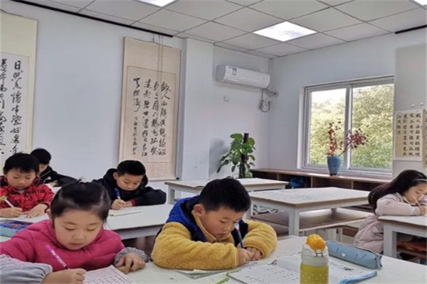 东方娃娃书法培训班