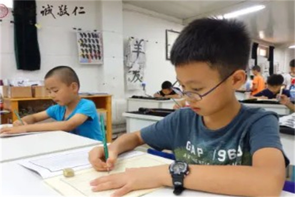 东方娃娃书法培训班