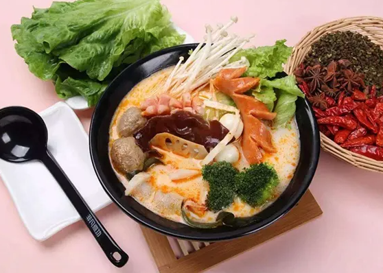 一家勾馋麻辣烫店一般多少钱？条件是什么