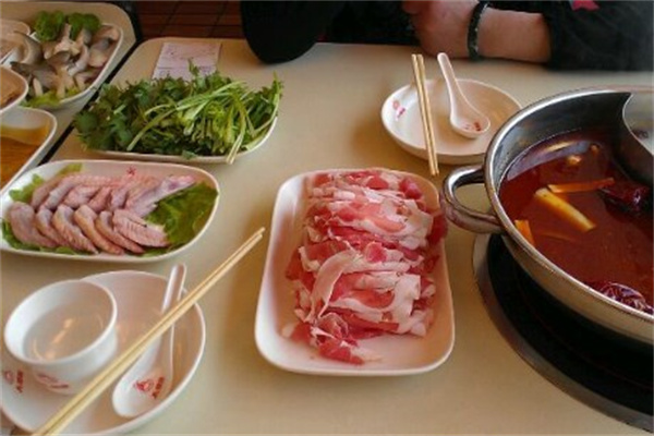 彤庄自助小火锅店条件是什么？都有哪些呢