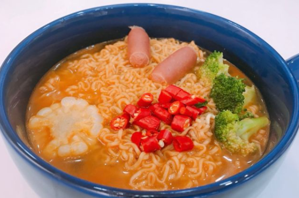 泡面工坊泡面小食堂多少钱？电话多少