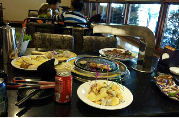 韩小屋烤肉店一般要多少钱？条件是什么