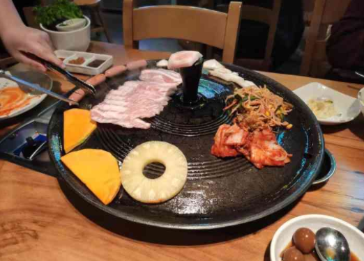 韩小屋烤肉店一般要多少钱？条件是什么