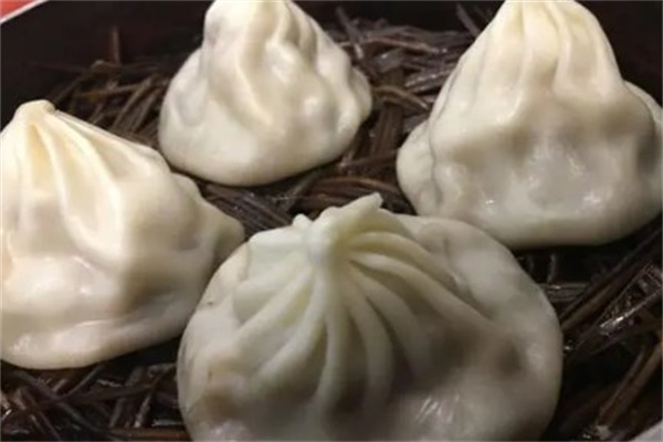 江南小镇小笼包