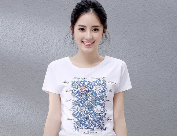 蔓露卡女装