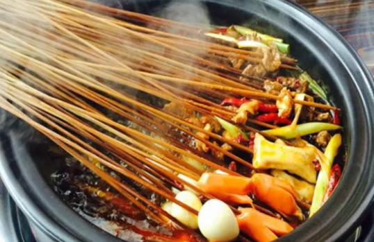 串串香品牌排行是什么？屋头串串香俘获消费者芳心