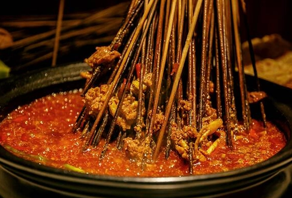 串串香品牌排行是什么？屋头串串香俘获消费者芳心