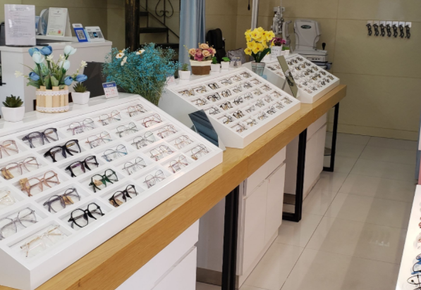 眼镜店连锁品牌排行榜？博士眼镜市场信誉和口碑很好