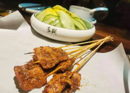 舌战烧烤酒馆费多少？有哪些要求