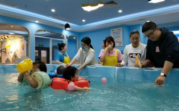 鱼之乐婴儿游泳馆