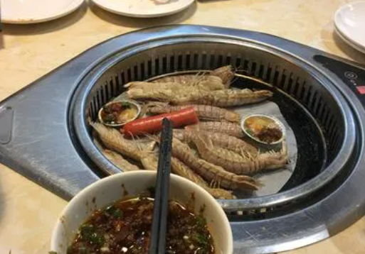 一家阿郎山自助烤肉大概需要多少钱