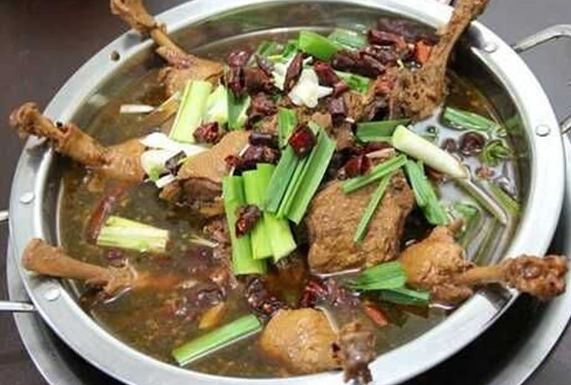 鲁西啤酒鸭火锅