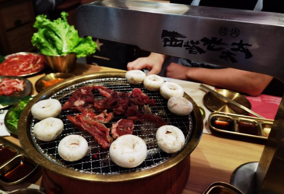 西塔老太太泥炉烤肉