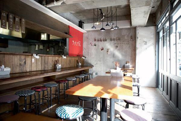 南向坡地社交酒馆产品 门店图片