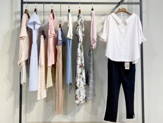 千百惠服饰