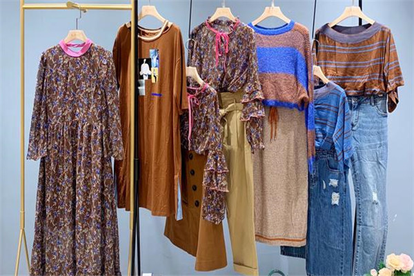 安秀女装产品 门店图片