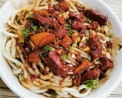 白娃小炖肉拌面