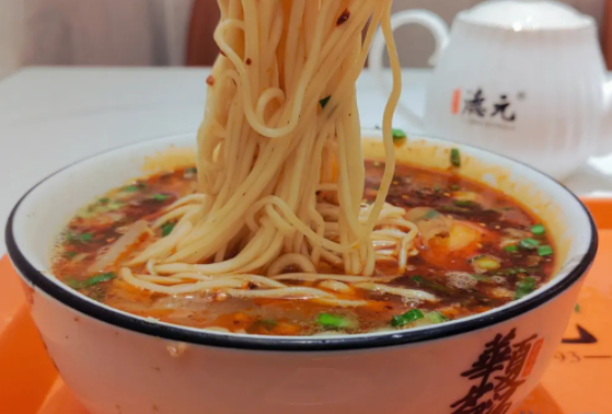 德元牛肉面多少钱？条件有哪些