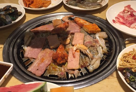 金滏山烤肉海鲜火锅