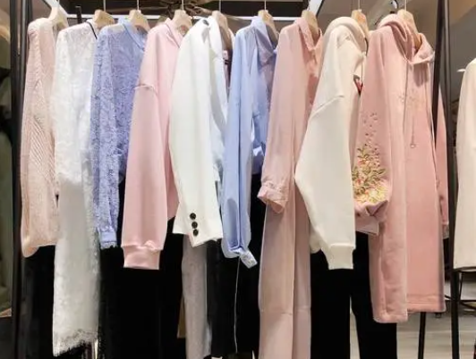 服装品牌连锁店有哪些？美特斯邦威满足不同消费者需求