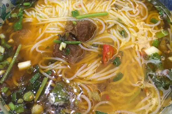 成都米线店排行榜是什么？大梁鸡丁米线营养丰富