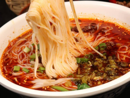 成都米线店排行榜是什么？大梁鸡丁米线营养丰富