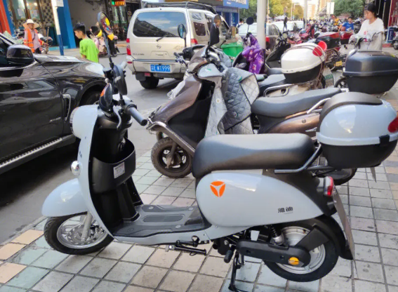 雅迪电动车