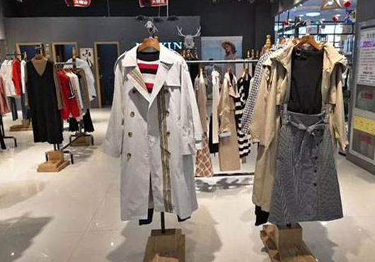 依曼菲服装